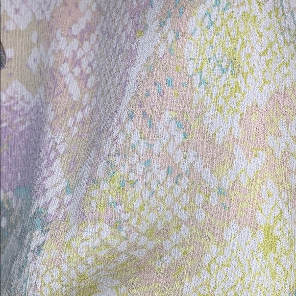 Snake Print V-Neck Button Front Short Sleeve Tie - Picture 4 of 5